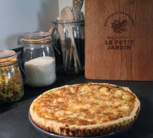 Restaurant Petit Jardin recette tarte poireaux chèvre et curry